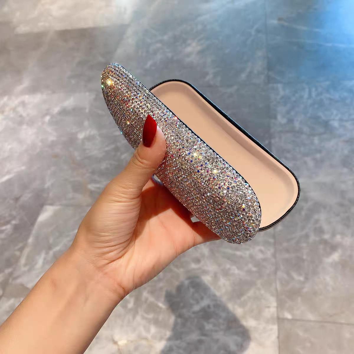 เพชรหรูหราแว่นตากันแดดผู้หญิงแ - Luxury Bags List บทวิจารณ์และราคา