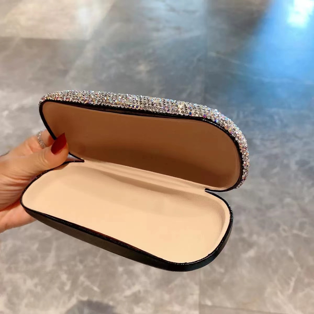 เพชรหรูหราแว่นตากันแดดผู้หญิงแ - Luxury Bags List บทวิจารณ์และราคา