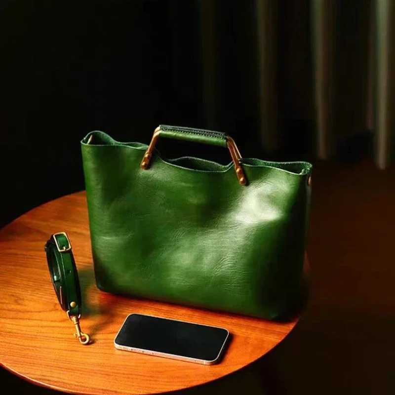 กระเป๋าหนังนิ่มสำหรับผู้หญิง ก - Structured Handbag Top Handle บทวิจารณ์และราคา