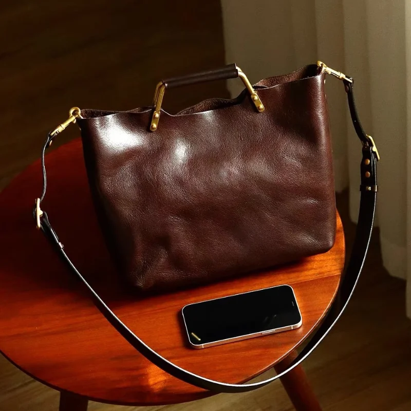 กระเป๋าหนังนิ่มสำหรับผู้หญิง ก - Structured Handbag Top Handle บทวิจารณ์และราคา