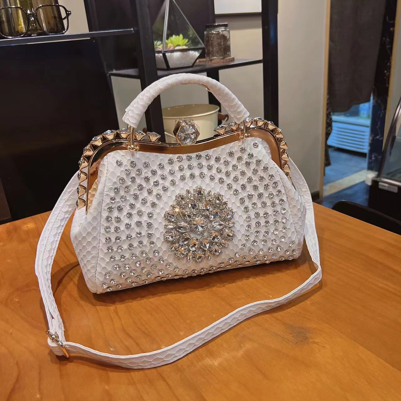 ใหม่Rhinestonesกระเป๋าผู้หญิงP - Structured Handbag Top Handle บทวิจารณ์และราคา